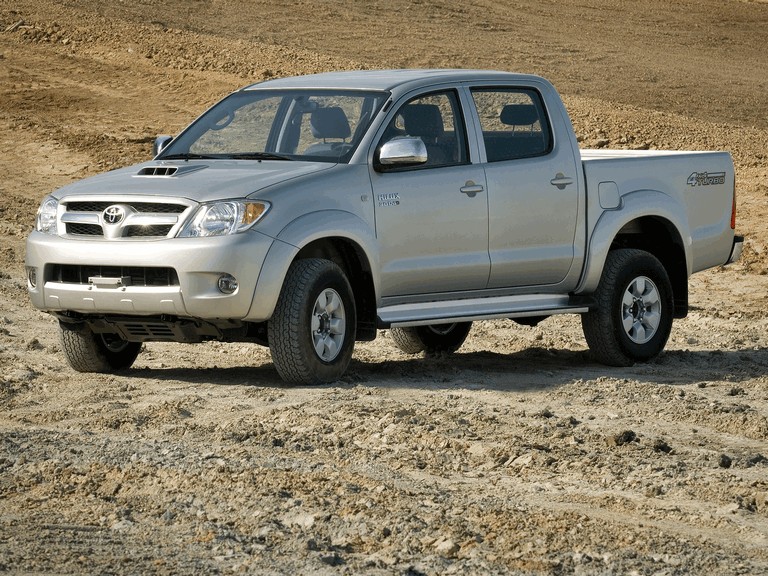 sa_1630129329_toyota-hilux-double-cab-armored-by-bae-2005-338040